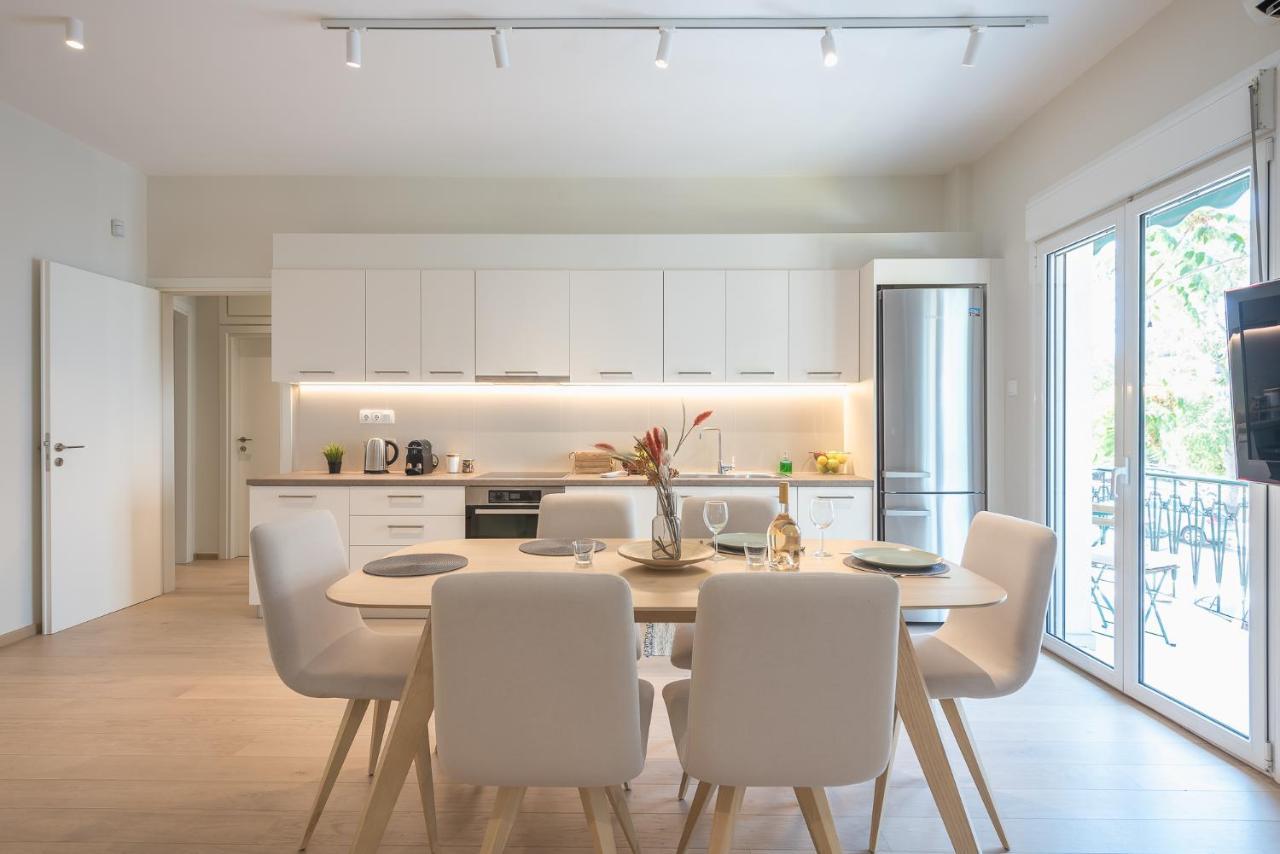 Stylish 2Bdr Apt By Acropolis Athén Kültér fotó