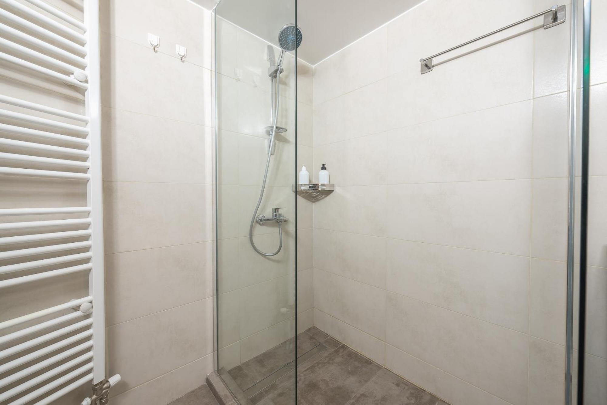 Stylish 2Bdr Apt By Acropolis Athén Kültér fotó